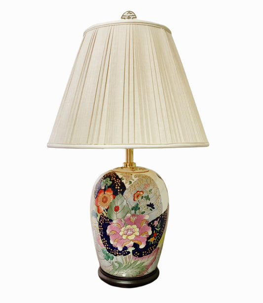 Porcelain Tobacco Leaf Lamp. 20th c.