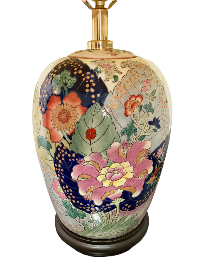 Porcelain Tobacco Leaf Lamp. 20th c.