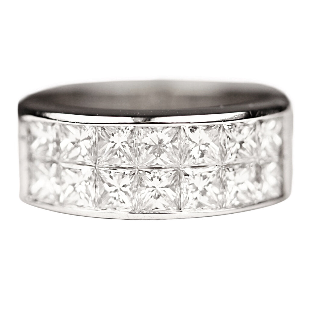 Radiant Cut Diamond Ring w. Approx. 2 Carats of Diamonds