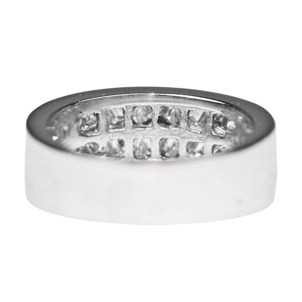 Radiant Cut Diamond Ring w. Approx. 2 Carats of Diamonds