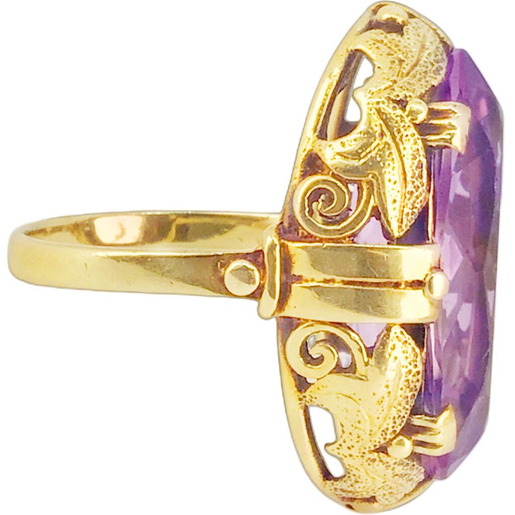 Victorian Amethyst Ring Mounted in 14Kt