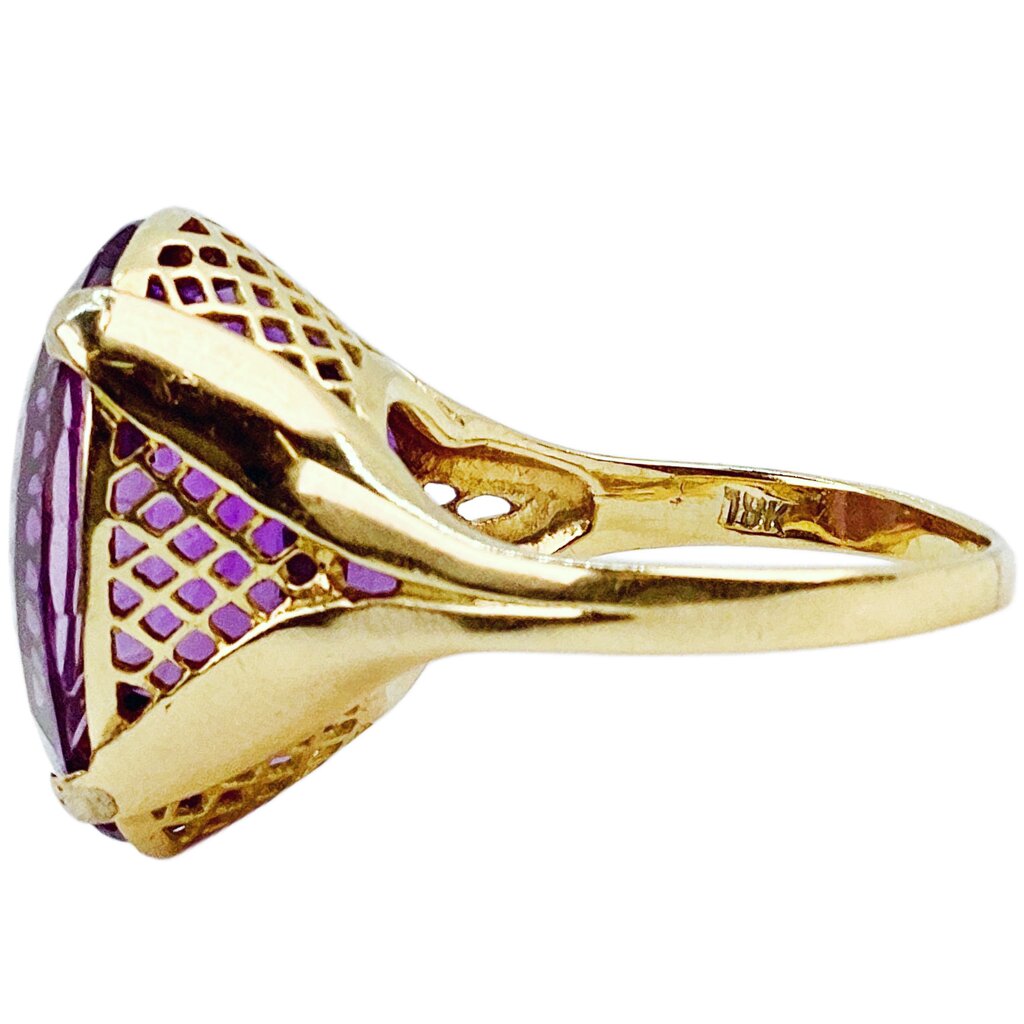 Amethyst Ring Mounted in 18Kt Gold