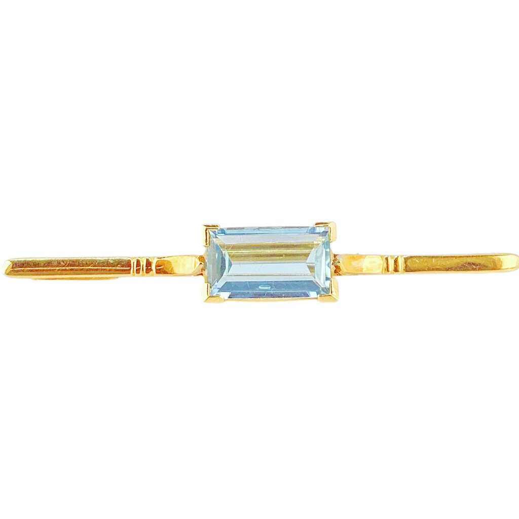 18Kt Gold & Aquamarine Bar Pin. 1940's