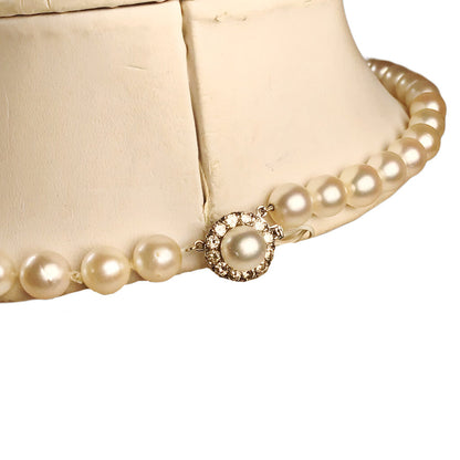 Pearl Necklace w. Pearl & Diamond Clasp in 14Kt White Gold