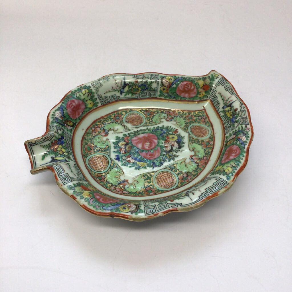 Early 20th c. Chinese Export Famille Rose Leaf Dish