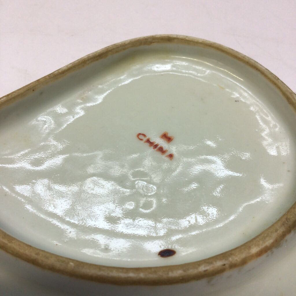 Early 20th c. Chinese Export Famille Rose Leaf Dish