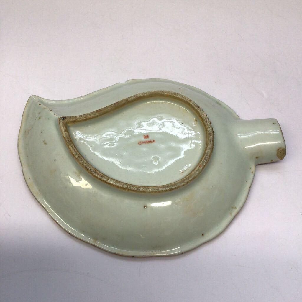 Early 20th c. Chinese Export Famille Rose Leaf Dish