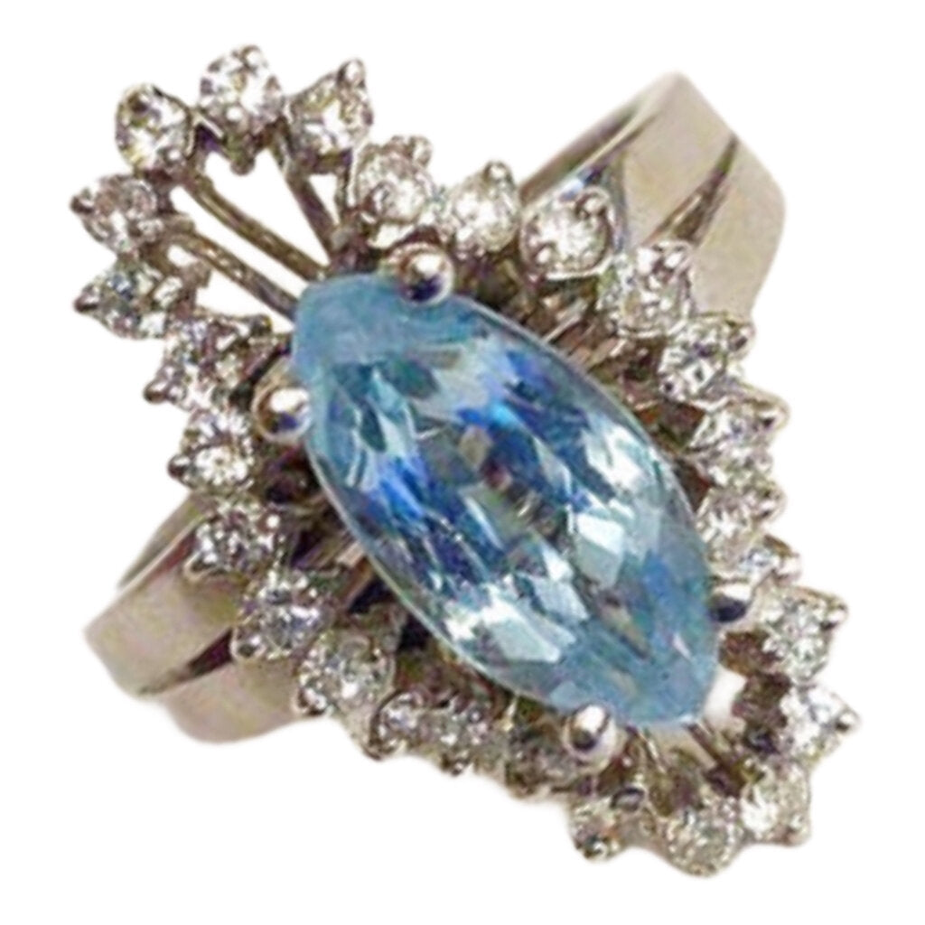 18Kt Blue Topaz & Diamond Ring