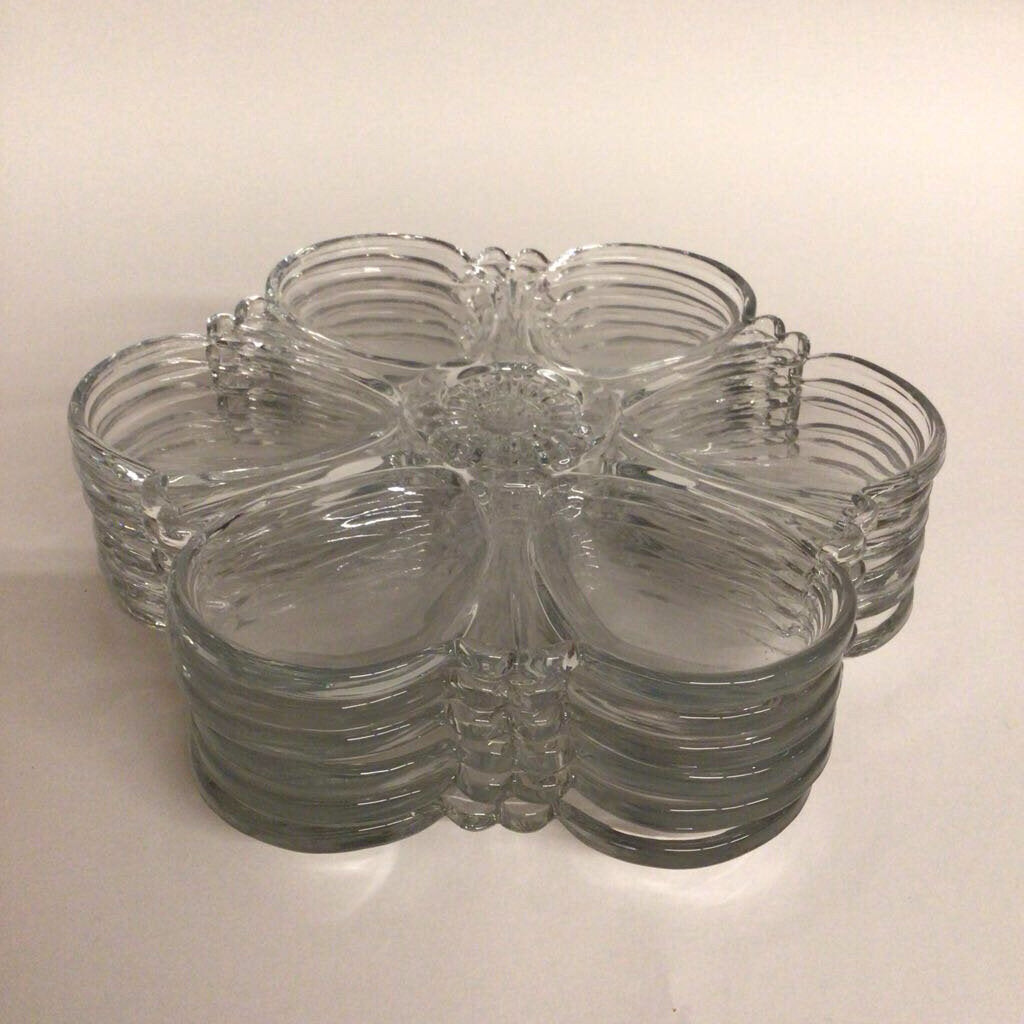 6 Glass Oyster Plates