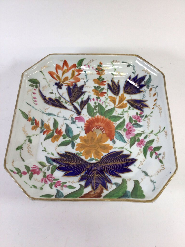 Coalport "Bow" Octagonal Footed Dish, ca. 1810