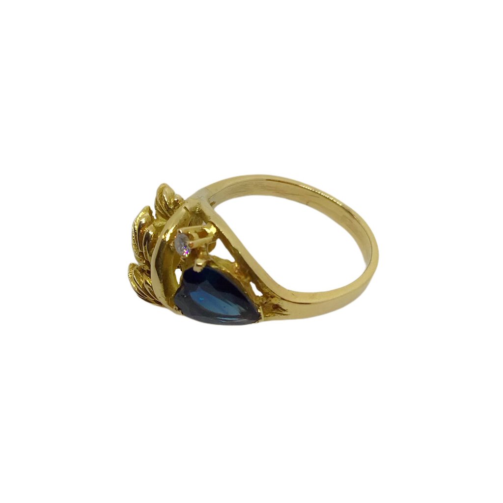 18Kt Diamond & Pear Shaped Sapphire Ring