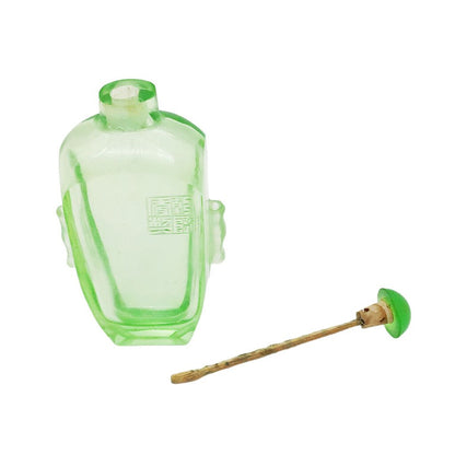 Chinese plain clear green snuff bottle