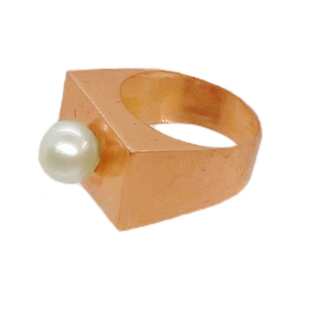 18Kt Gold & Pearl Modernist Ring