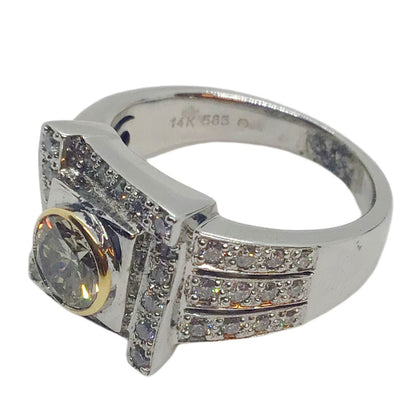 Diamond Ring, Center Stone of 1 Carat, in 14Kt Gold