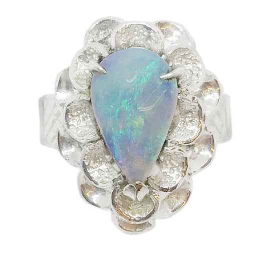 18Kt White Gold Opal Ring