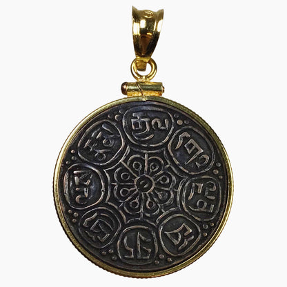 18Kt Pendant Mount Set w. Blackened Metal Medallion