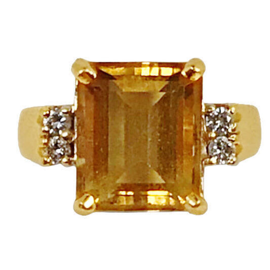 Emerald Cut Citrine Ring w. Diamond Shoulders in 14Kt Gold