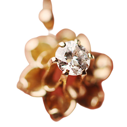 Graduated 3 Stone Diamond Flower Pendant in 18Kt Gold