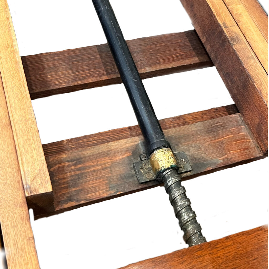 English Victorian Mahogany Dining Table with Screw Expander, circa 1870