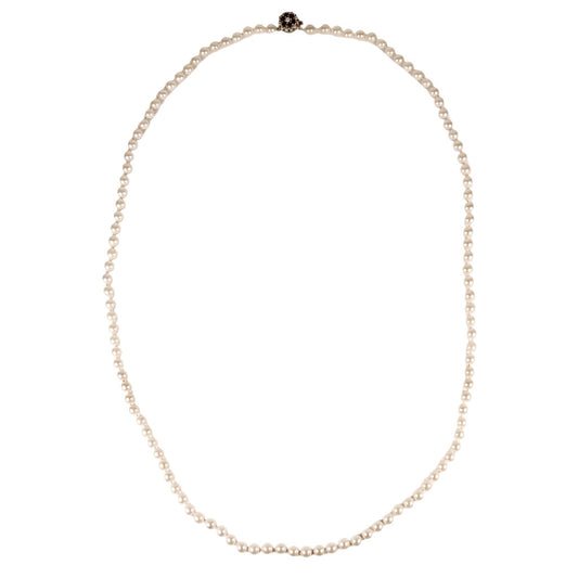 Single Strand Pearl Necklace w. 14Kt White Gold Sapphire & Pearl Clasp