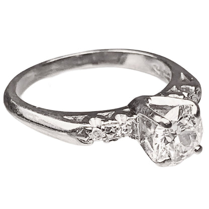 Solitaire Diamond Ring in 14Kt White Gold w. Diamond Shoulders