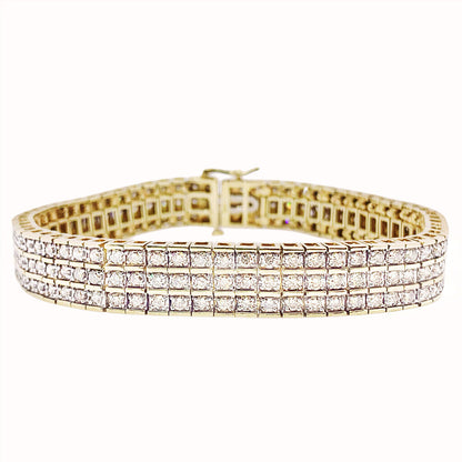 7.5 Carat (Approx.) Diamond Bracelet Mounted in 10Kt Gold