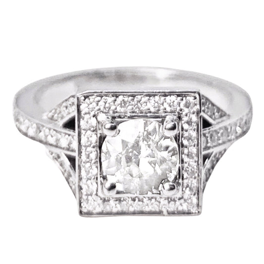 Diamond Halo Ring in 14Kt White Gold w. Diamond Shoulders