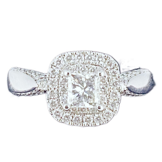 Vera Wang Diamond Ring Set w. 0.50 Carat Stone Mounted in 14k