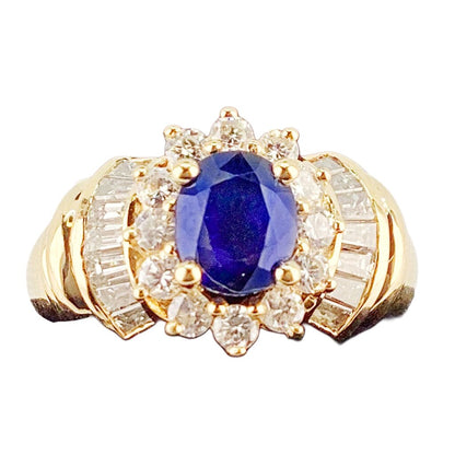 Diamond & Sapphire Ring Mounted in 18Kt