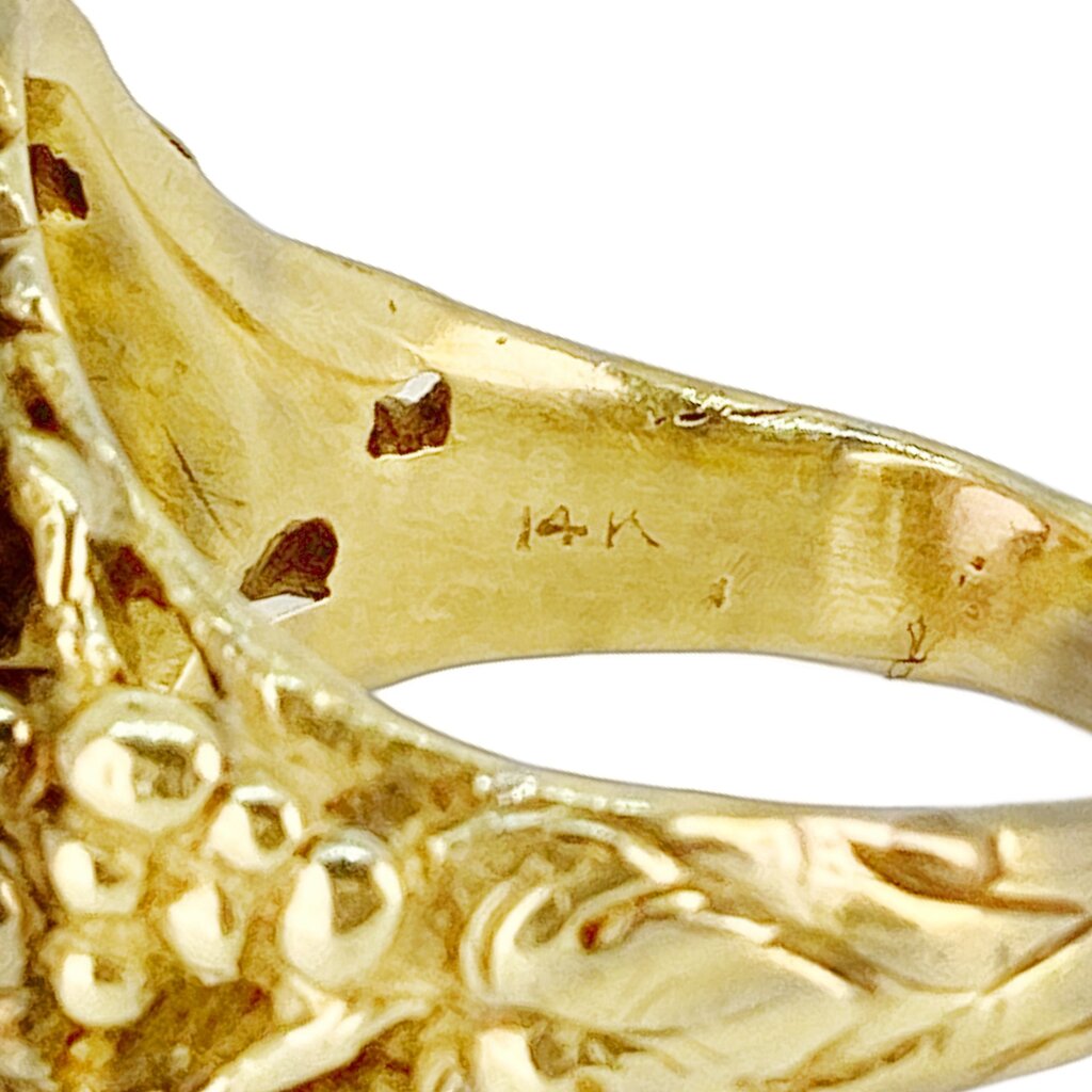 14Kt Gold & Oval Amethyst Ring