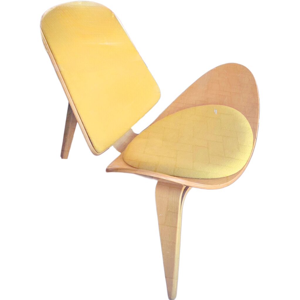 Hans J. Wegner Shell Chair