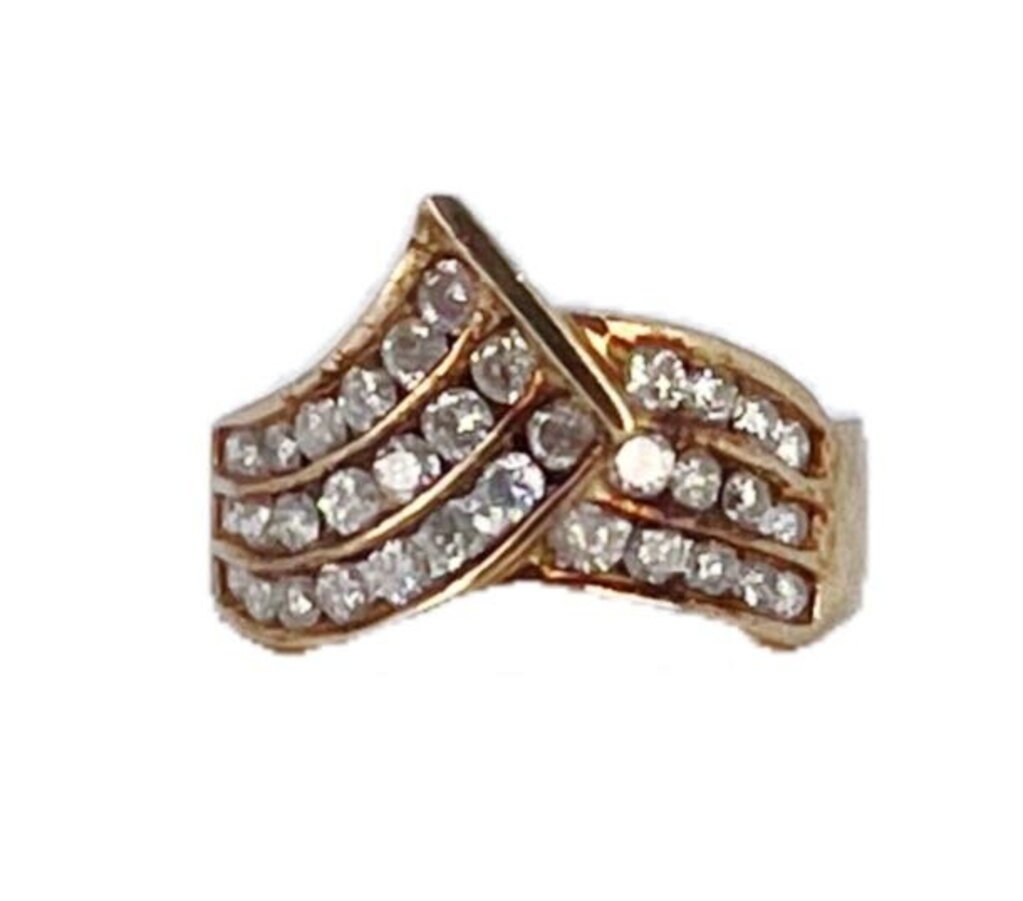 10Kt Gold w 2 Rows of Diamonds Ring