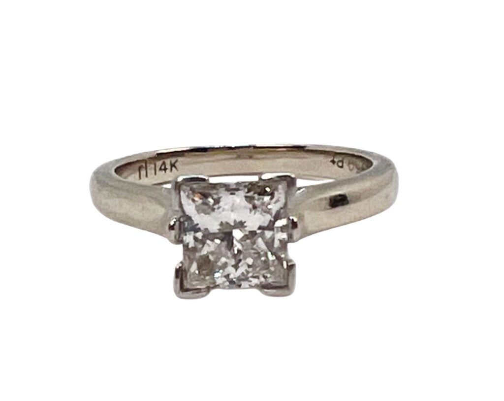 1.01ct Retangular Modified Brilliant Diamond set in 14kt White Gold & 950 Platinum