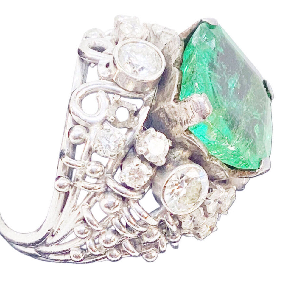Art Deco-Style 18Kt Gold Emerald & Diamond Ring