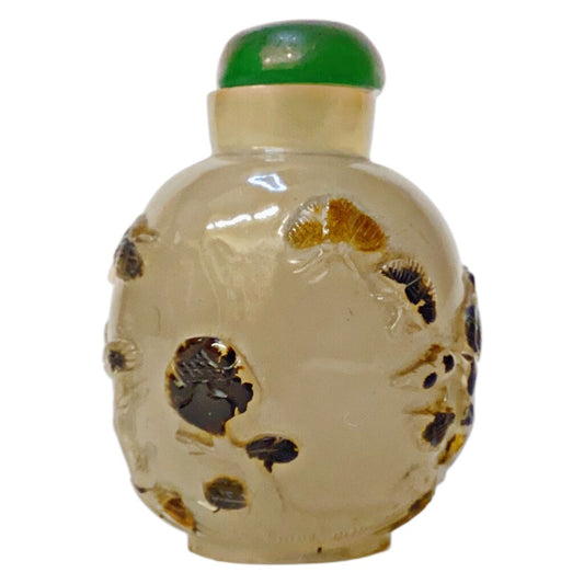 Antique Chinese Carved Agate Snuff Bottle. Qing Dynasty.