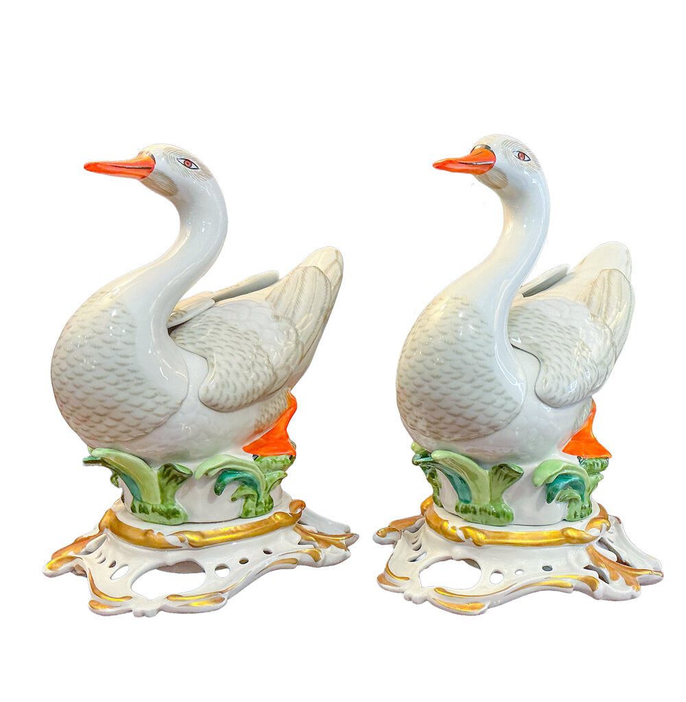 PAIR Guilia Mangani Porcelain Swans - Opportunity Shop DC