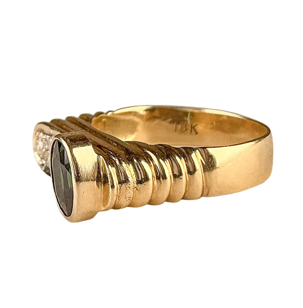 18K Gold Diamond & Oval Cut Montana Sapphire Ring