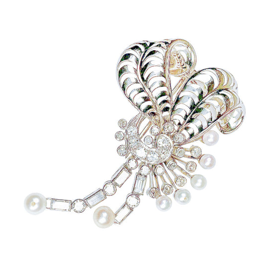 18K WG Brooch set with Diamonds & Pearls