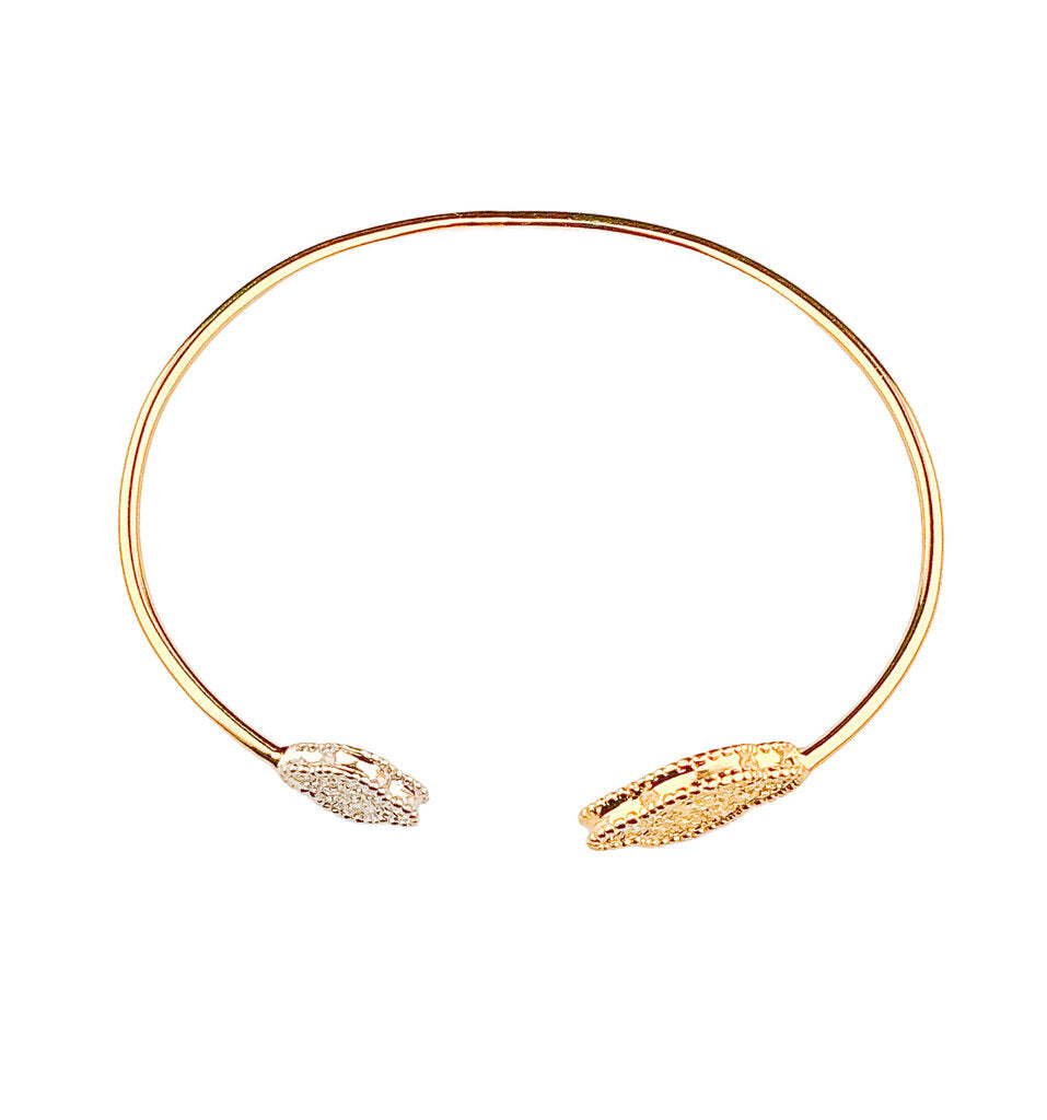 18K YG Tubuliar Wire Bangle w Clover Shaped Pave Diamonds