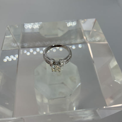 18K WG & Diamond Ring