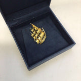18Kt yellow gold Masted ship brooch