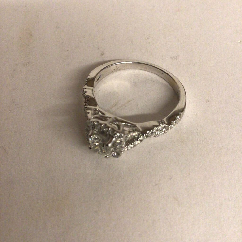 18Kt White Gold Diamond Ring. Approx 0.65cttw.